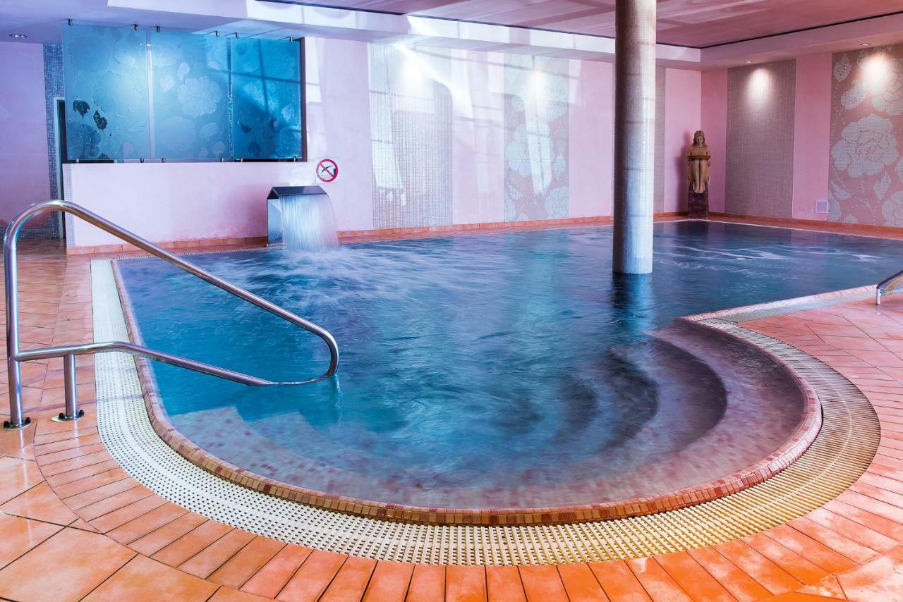 Willa Alexander Resort & Spa - Caloroczny Kryty Basen Mielno  Esterno foto