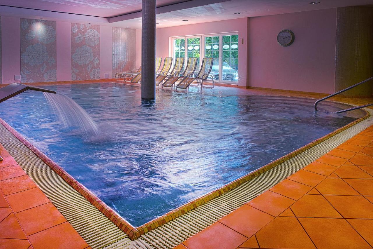 Willa Alexander Resort & Spa - Caloroczny Kryty Basen Mielno  Esterno foto